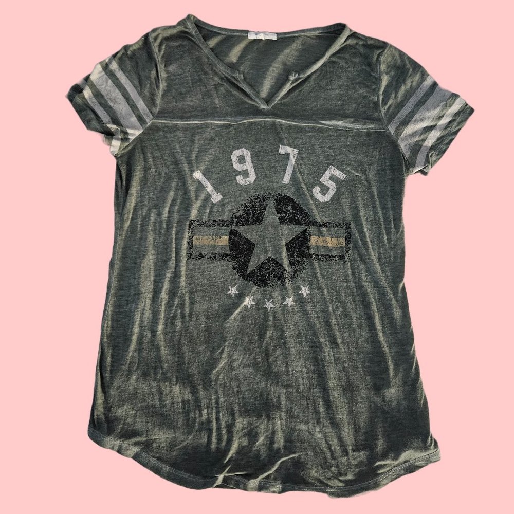 Green "1975" Graphic T-Shirt